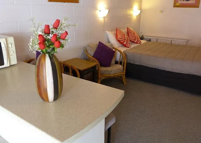 Midway Motel