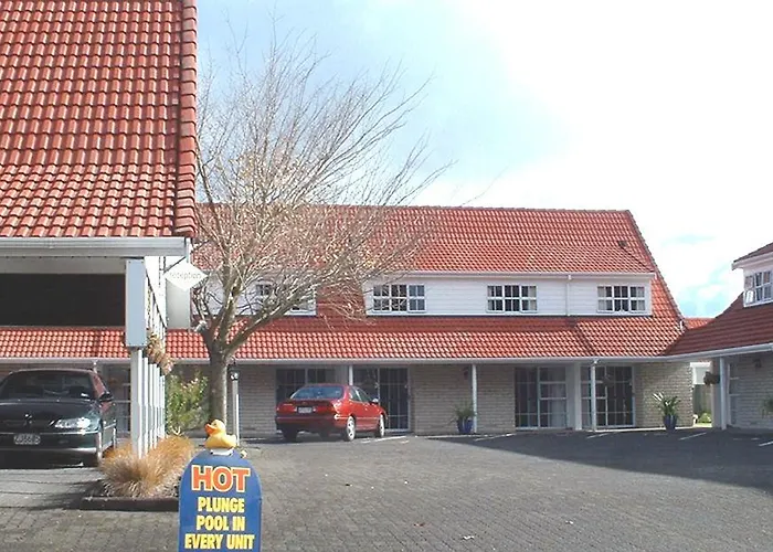 Motel Midway