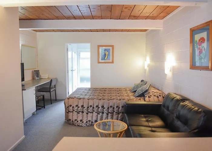 Midway Motel 3*