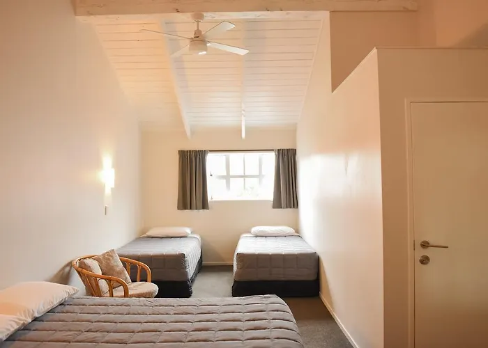 Midway Motel