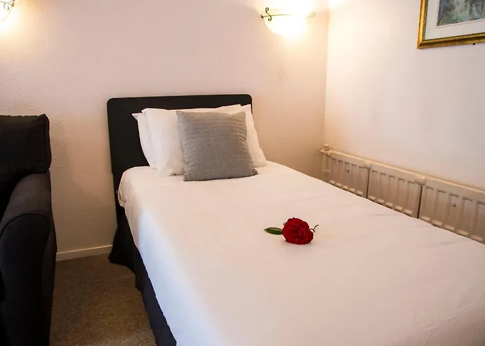 Midway Motel 3*